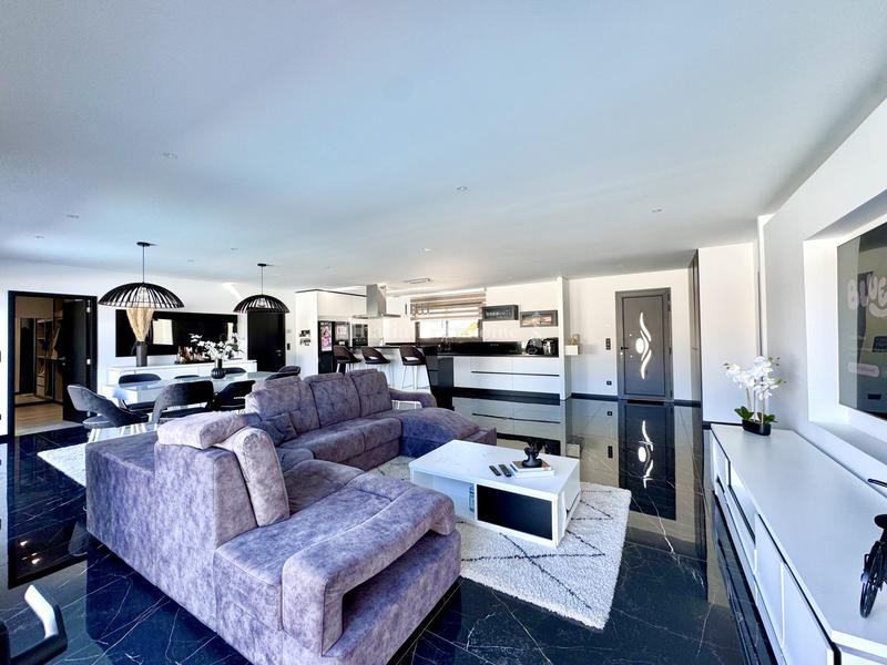 Maison - 145 m² - 5 pièces