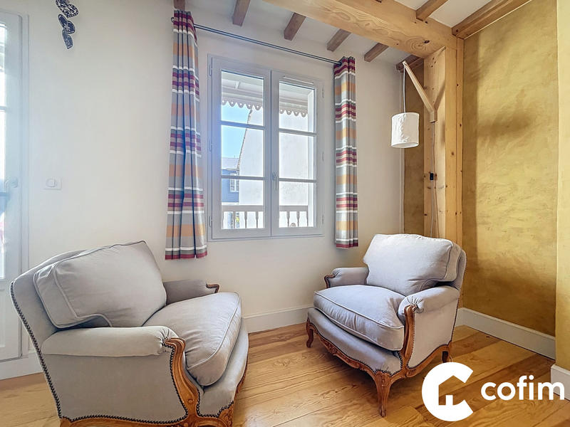 Appartement - 240 m² - 6 pièces