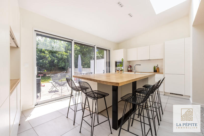 Maison - 145 m² - 5 pièces