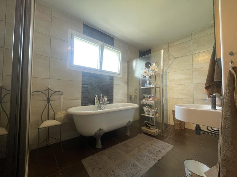 Pavillon - 211 m² - 9 pièces