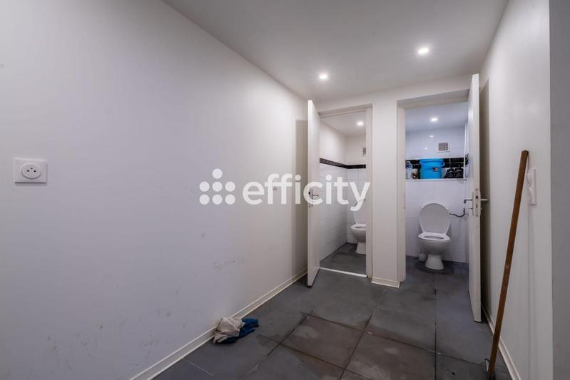 Immeuble - 80 m² - 6 pièces