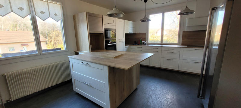 Maison - 210 m² - 10 pièces