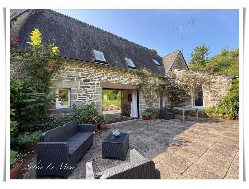 Maison - 224 m² - 8 pièces