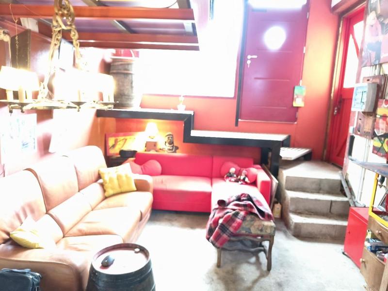 Maison - 250 m² - 5 pièces