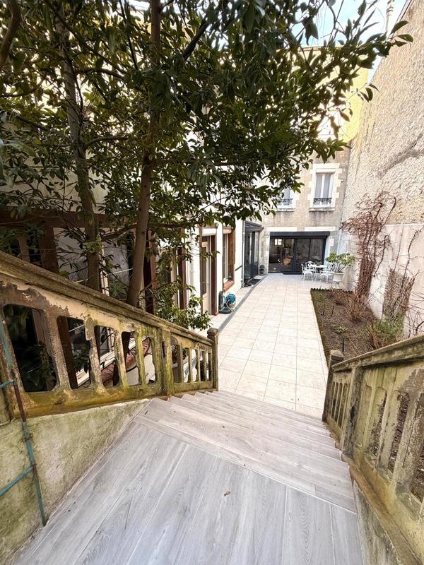 Maison de ville - 213 m² - 8 pièces