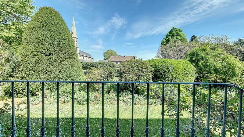 Appartement - 125 m² - 5 pièces