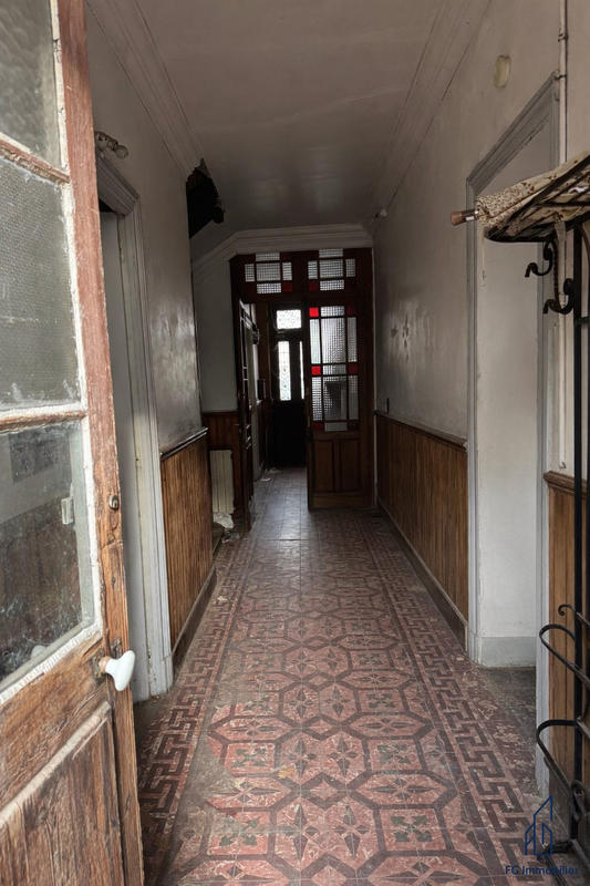 Maison - 350 m² - 11 pièces