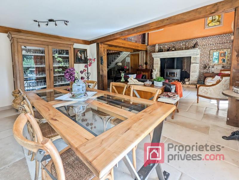 Maison - 274 m² - 12 pièces