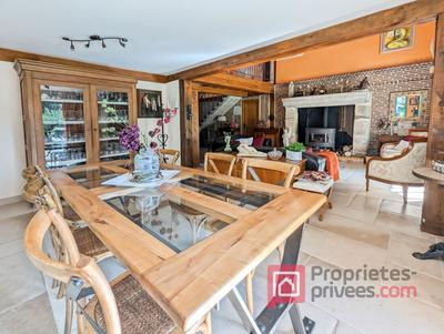 Maison - 274 m² - 12 pièces
