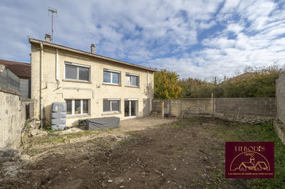 Maison de village - 150 m² - 8 pièces