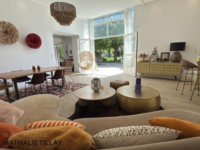 Maison - 380 m² - 11 pièces