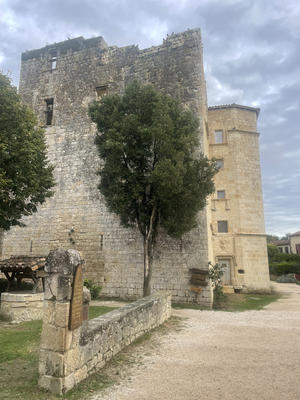 Maison de village - 340 m² - 1 pièce