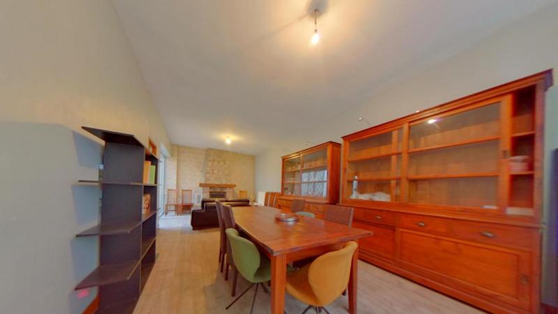 Maison - 245 m² - 10 pièces