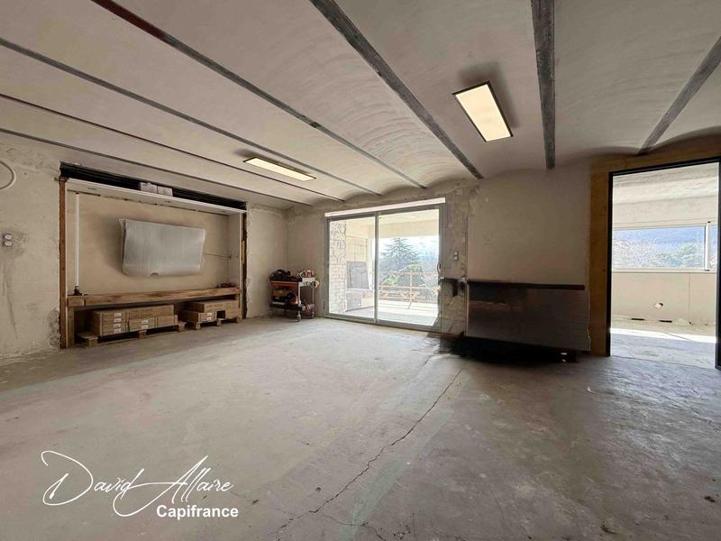 Appartement - 81 m² - 3 pièces