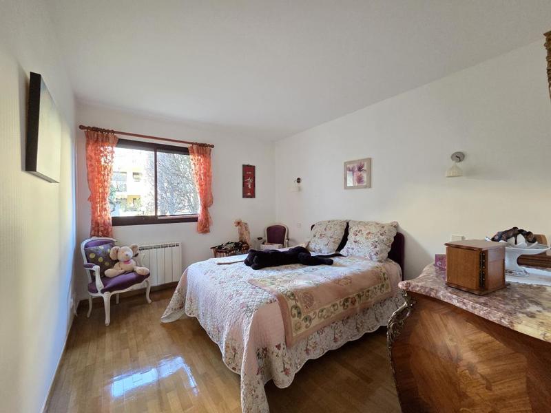 Appartement ancien - 104 m² - 4 pièces