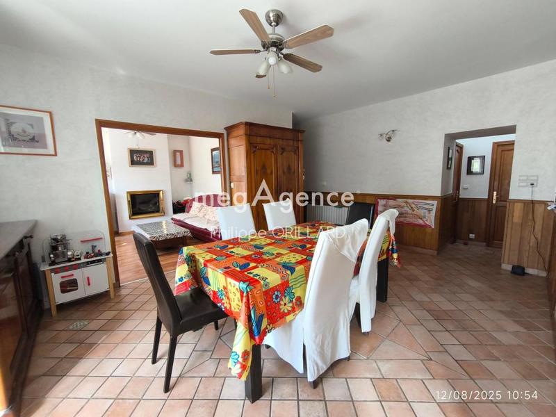 Maison - 137 m² - 8 pièces