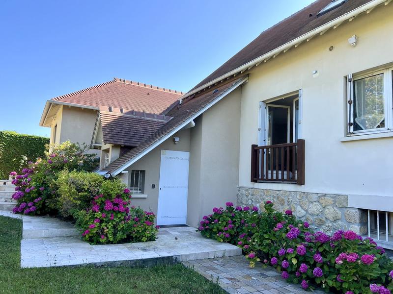 Villa - 320 m² - 10 pièces