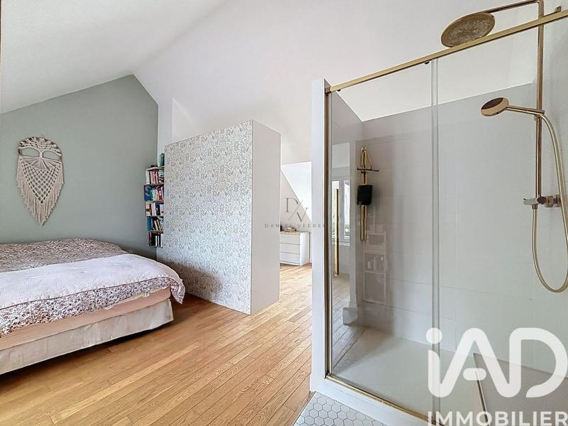 Maison - 224 m² - 9 pièces