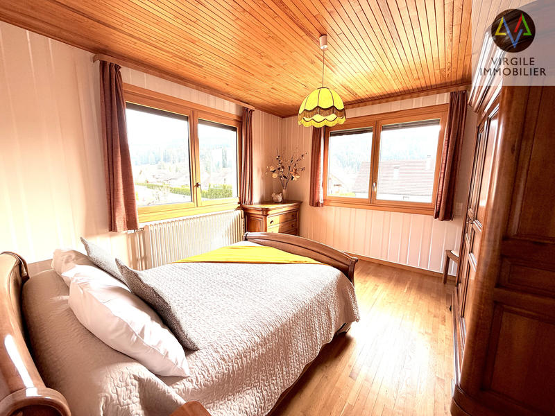 Maison - 161 m² - 8 pièces