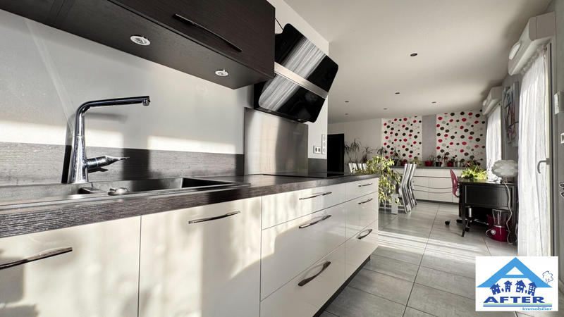 Maison - 143 m² - 6 pièces