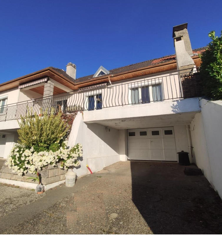Maison - 234 m² - 7 pièces
