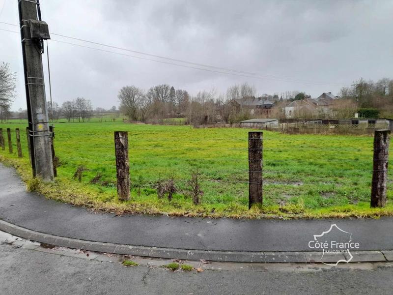 Terrain constructible - 1 800 m²
