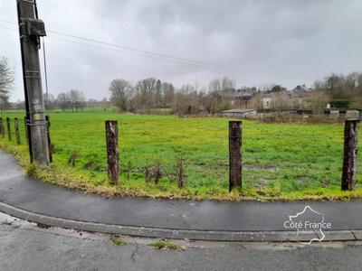 Terrain constructible - 1 800 m²