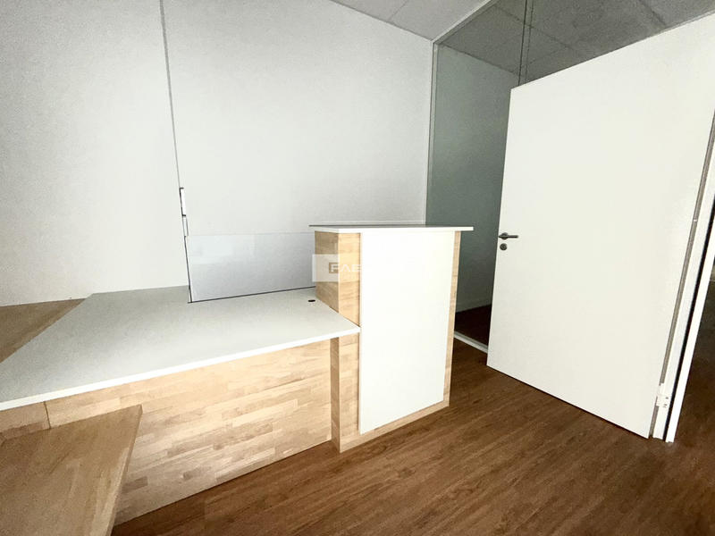 Local commercial - 64 m²