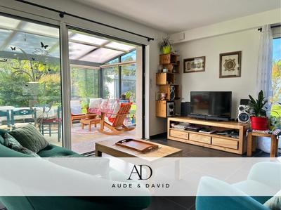 Maison - 220 m² - 8 pièces