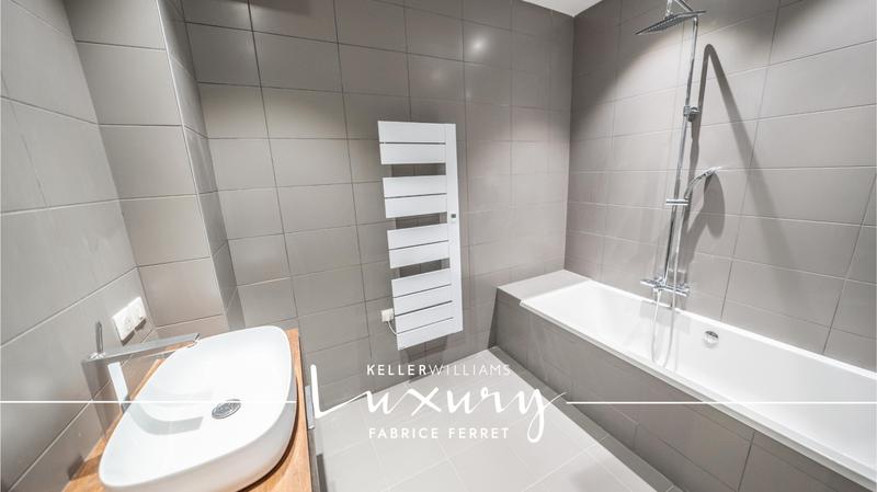 Appartement - 180 m² - 7 pièces