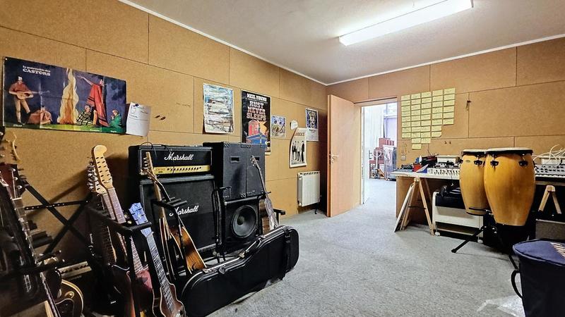 Local commercial - 268 m² - 3 pièces