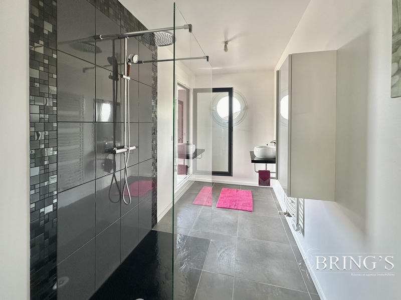 Maison - 137 m² - 4 pièces