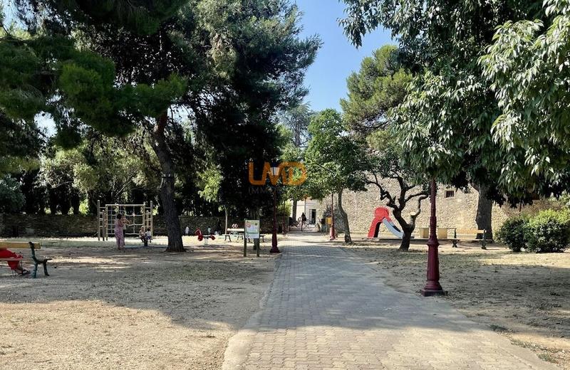 Maison - 230 m² - 10 pièces