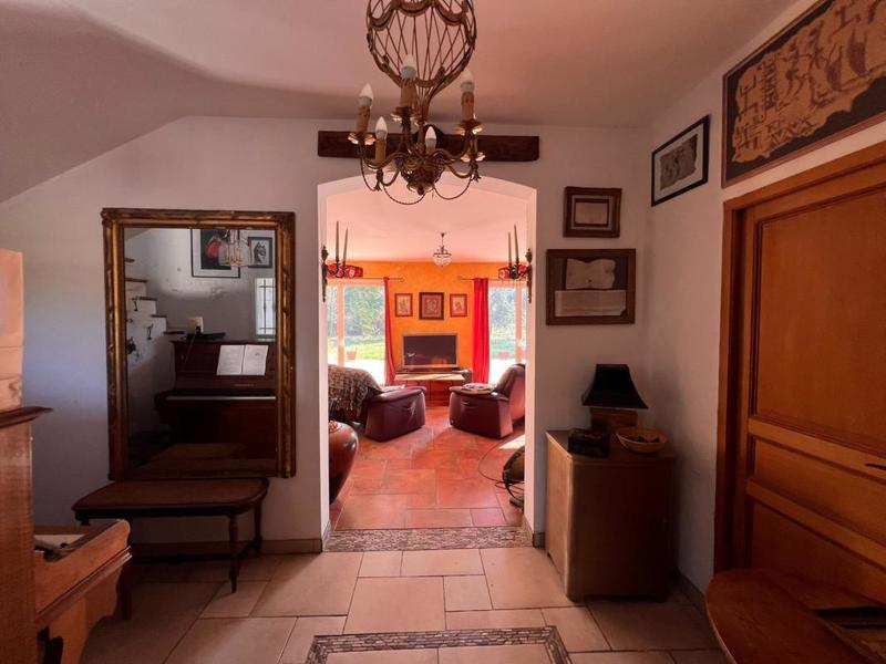 Villa - 269 m² - 8 pièces