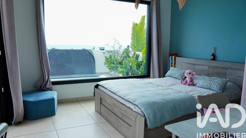 Maison - 153 m² - 5 pièces