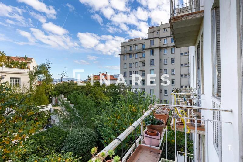 Appartement - 211 m² - 6 pièces