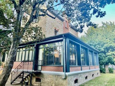 Maison - 276 m² - 8 pièces