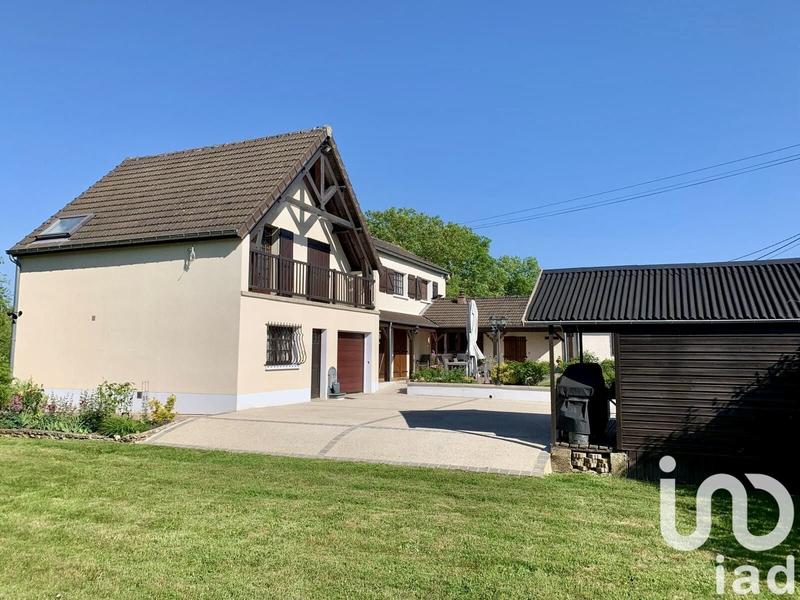 Maison - 200 m² - 7 pièces