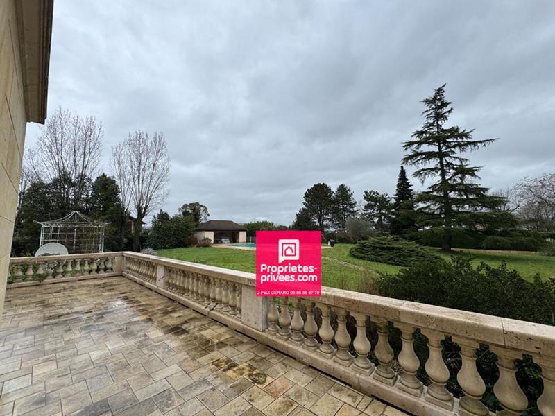 Appartement - 144 m² - 5 pièces