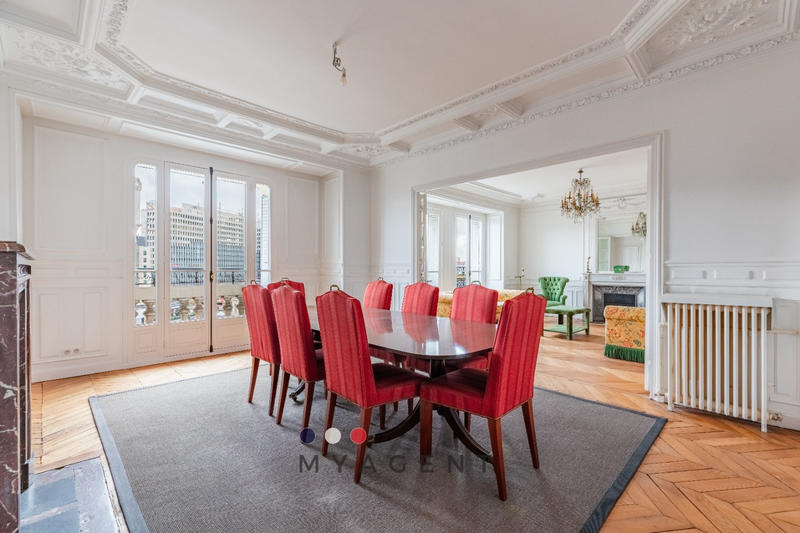 Appartement - 163 m² - 6 pièces