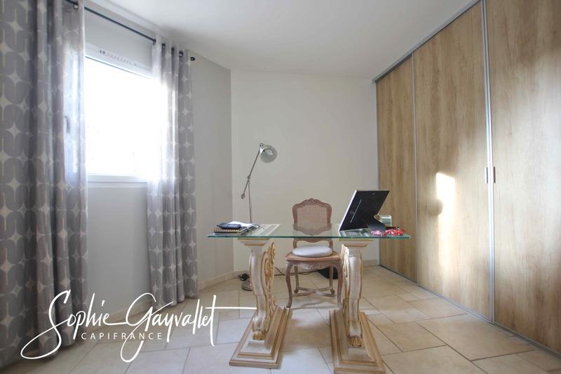 Villa - 168 m² - 6 pièces