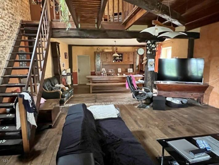 Maison ancienne - 180 m² - 7 pièces