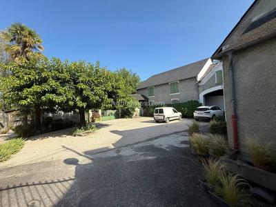 Maison - 241 m² - 6 pièces