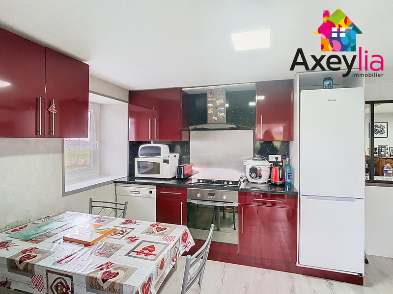 Maison - 220 m² - 10 pièces