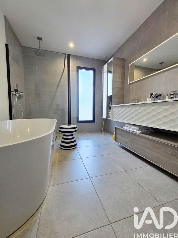 Maison de maîtres - 275 m² - 6 pièces