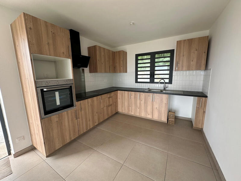 Maison - 93 m² - 4 pièces