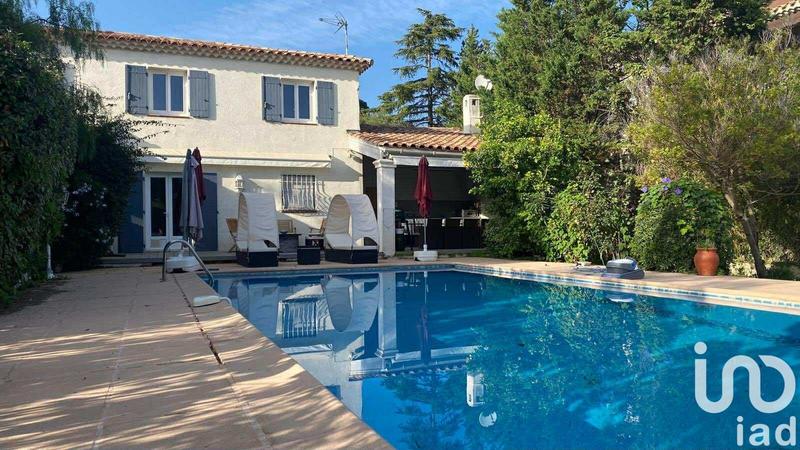 Maison - 179 m² - 6 pièces