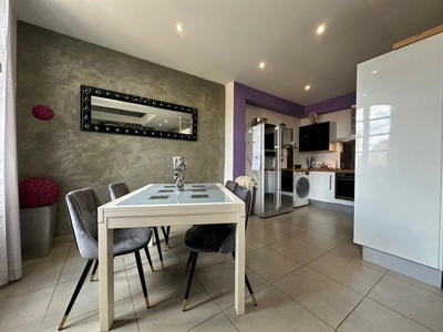 Appartement - 84 m² - 3 pièces