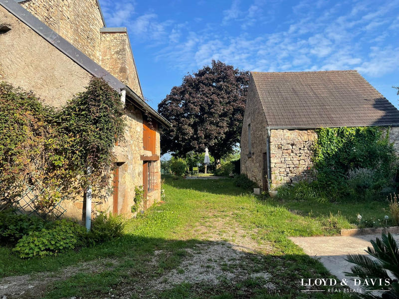 Maison - 230 m² - 13 pièces