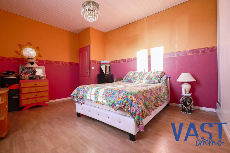 Maison - 185 m² - 8 pièces